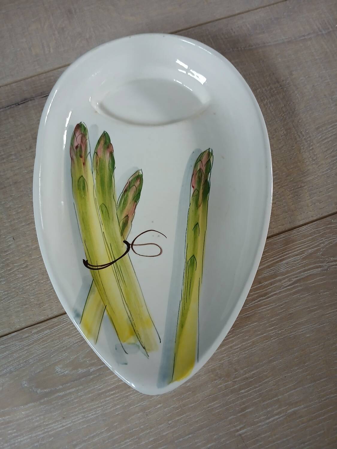 Small asparagus dish