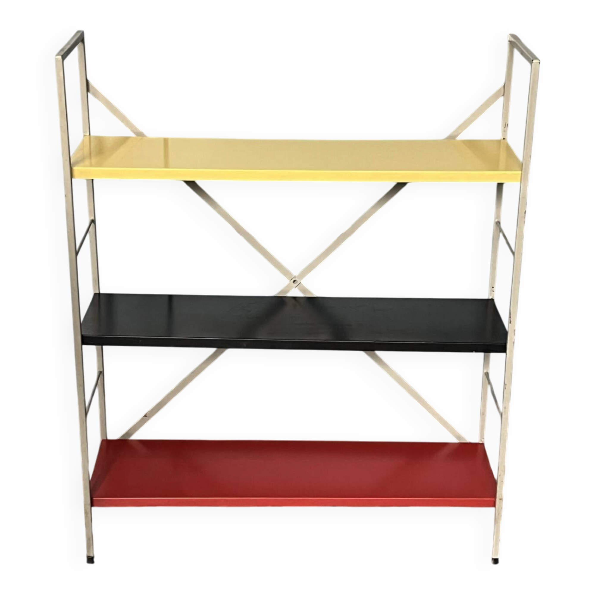 Tomado shelf to be placed
