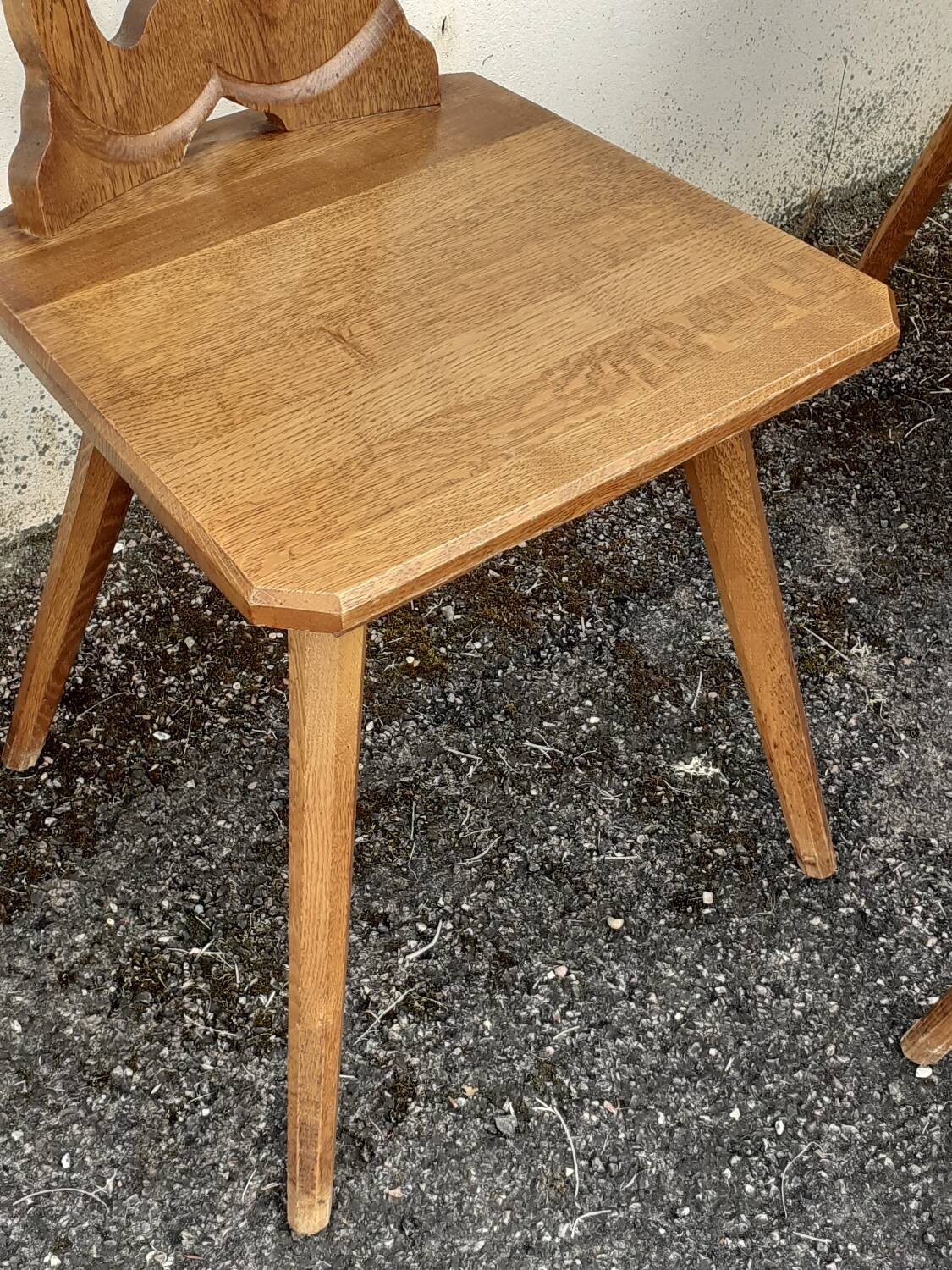 Set of 4 Alsatian chairs.