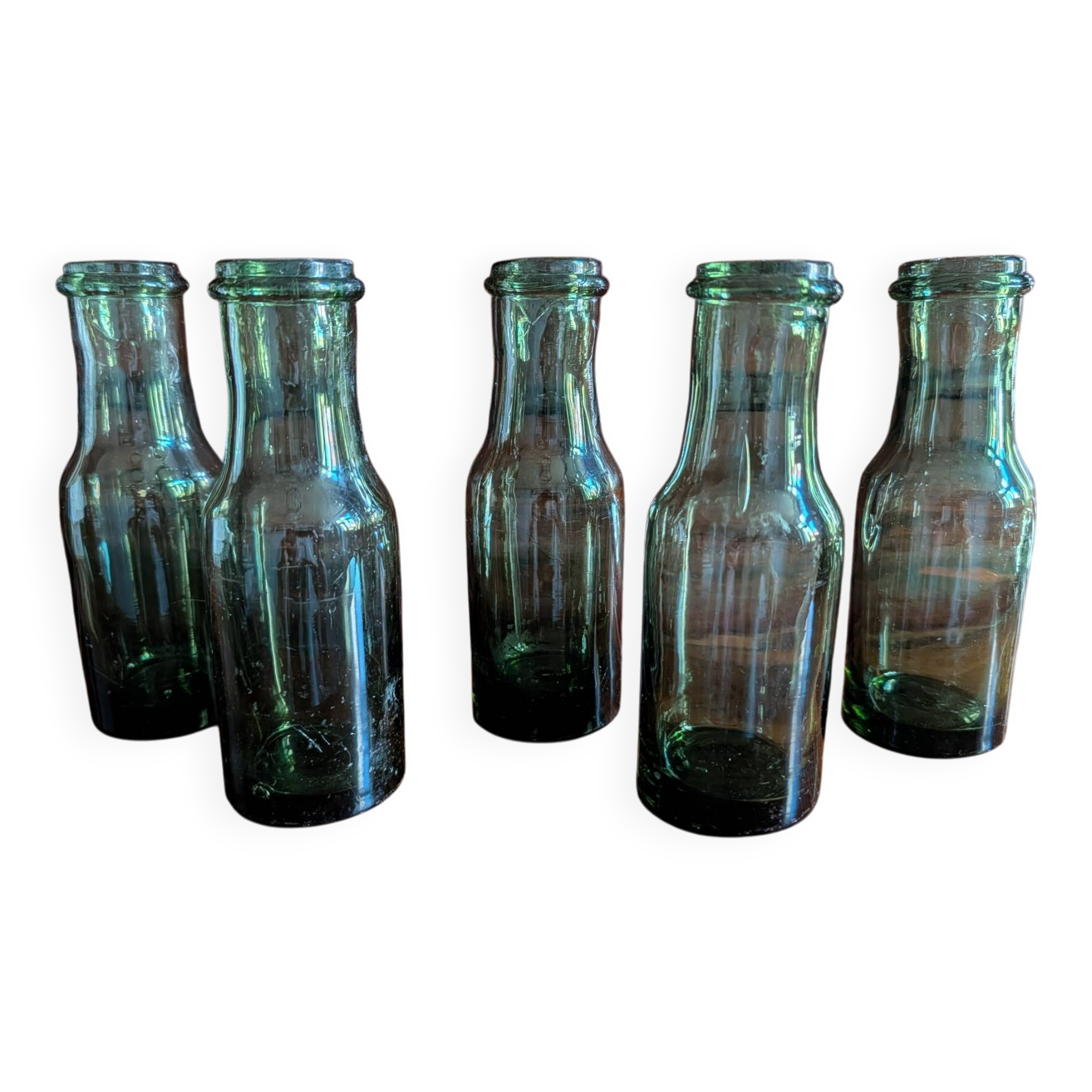 Lot de 5 bouteilles anciennes en verre vert olive