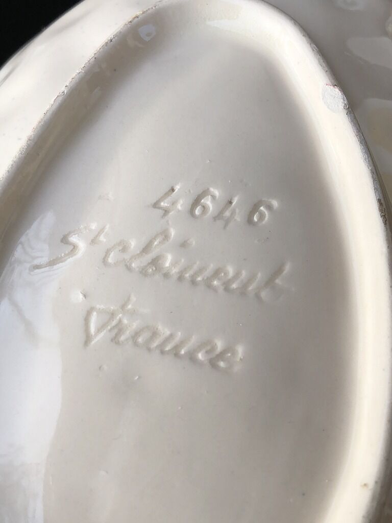 Fruit-shaped dish in earthenware