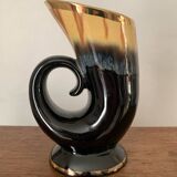 Vase en forme de corne