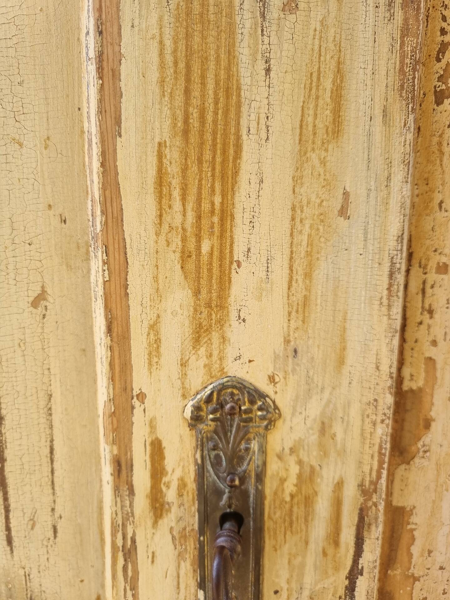 Wooden bonnetière