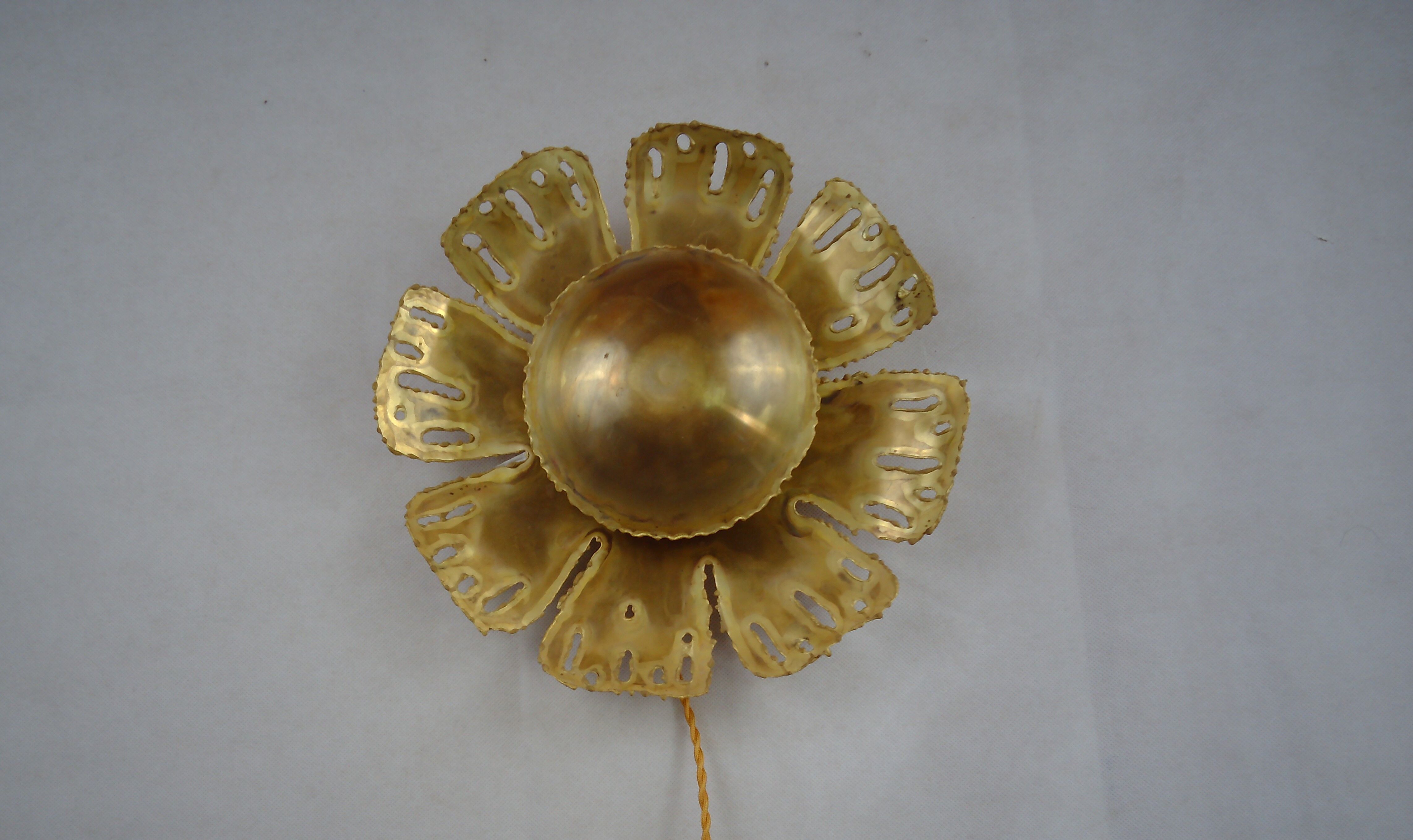 Brass plate flower sconce by Svend Aage Holm-Sörensen for Holm-Sörensen, Denmark.