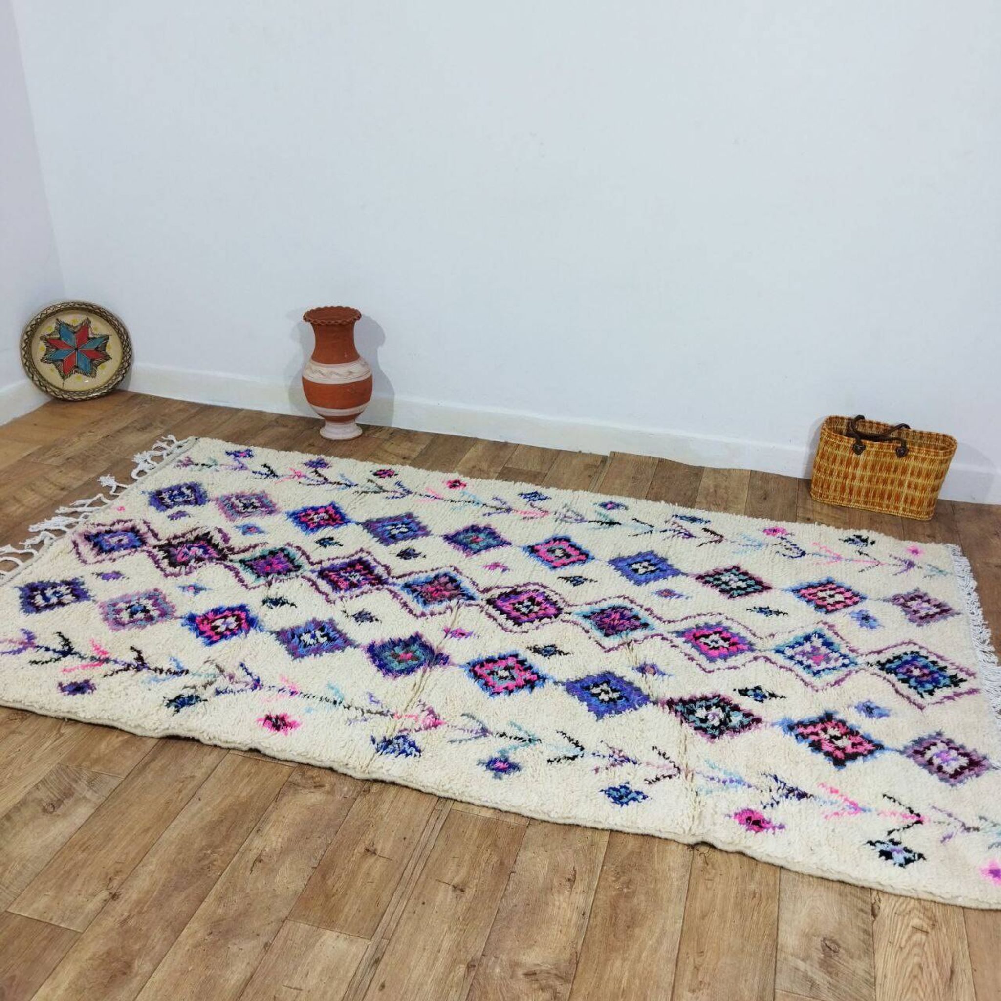 Handmade moroccan berber rug 217 x 117 cm