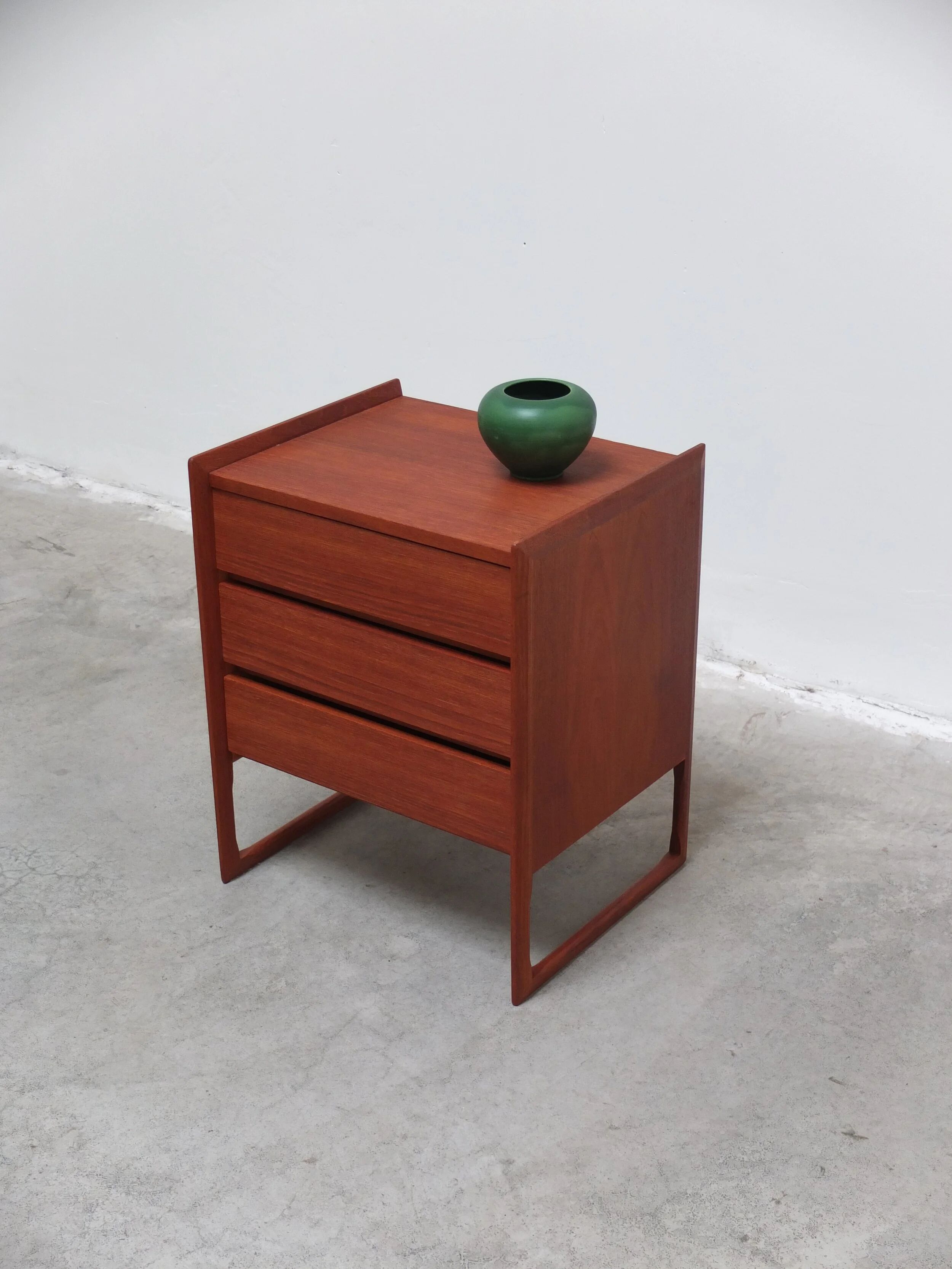Danish chest of drawers in teak with sledge feet, 1960s