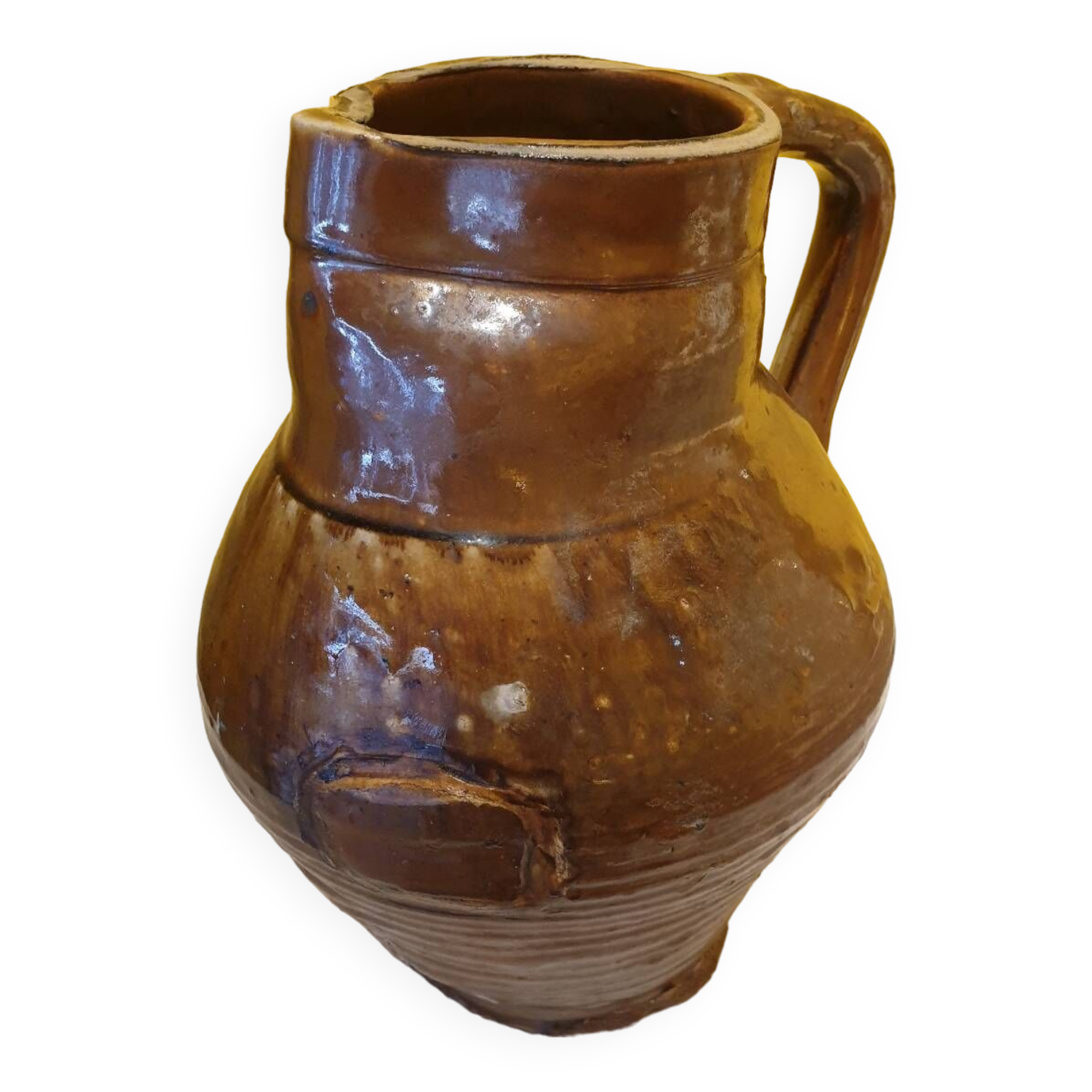 Varnished terracotta pitcher from the 19th century.