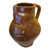 Varnished terracotta pitcher from the 19th century.