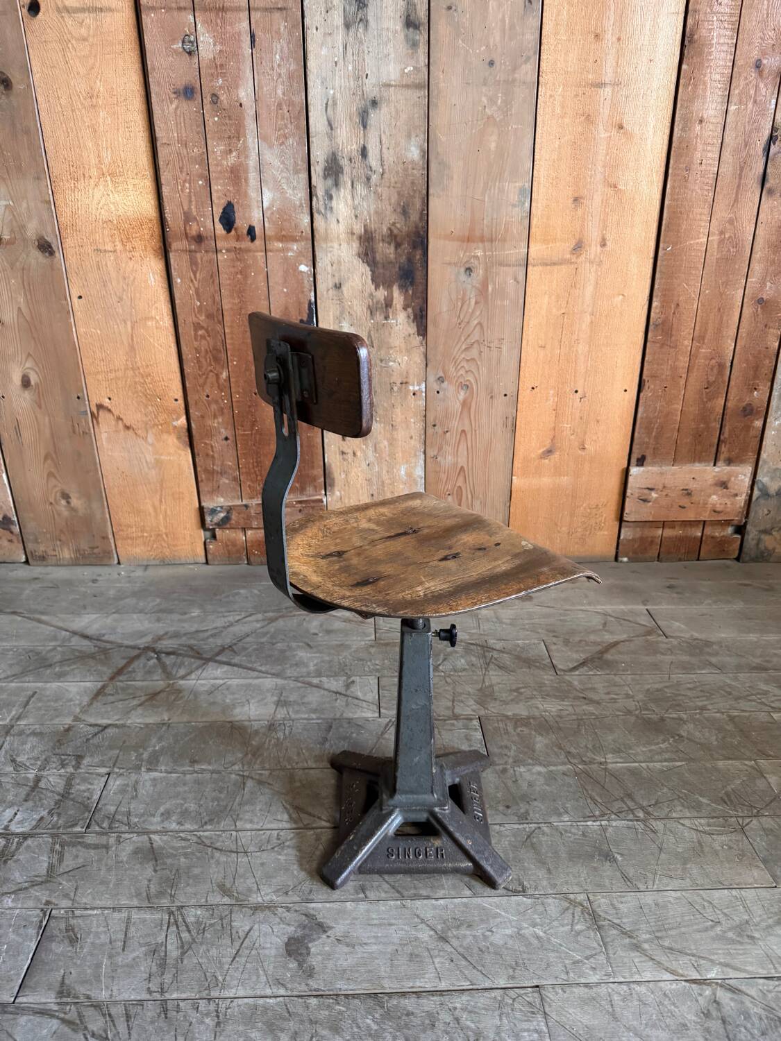 Chaise d’atelier Singer