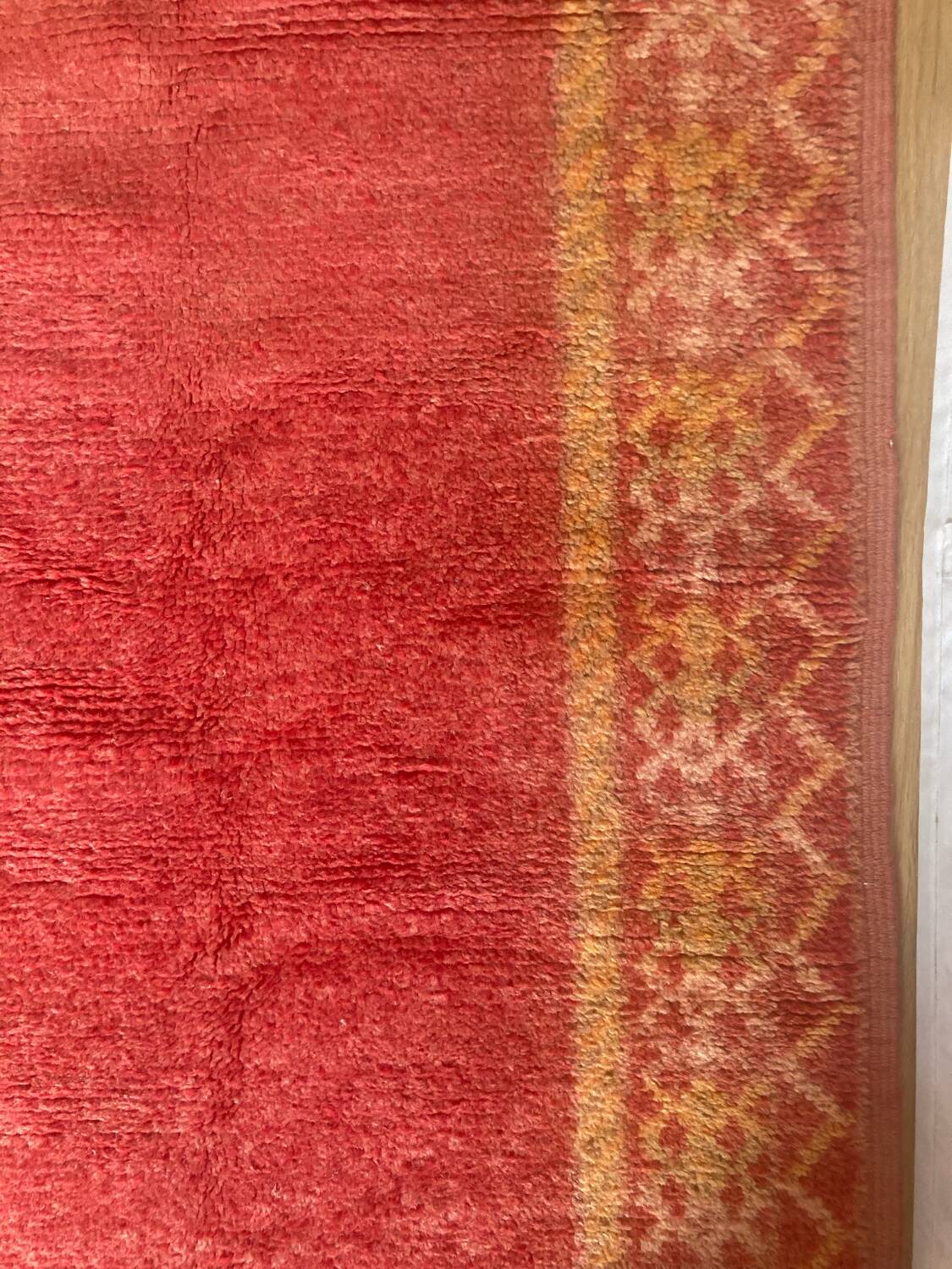 Tapis berbère rose et jaune Maroc