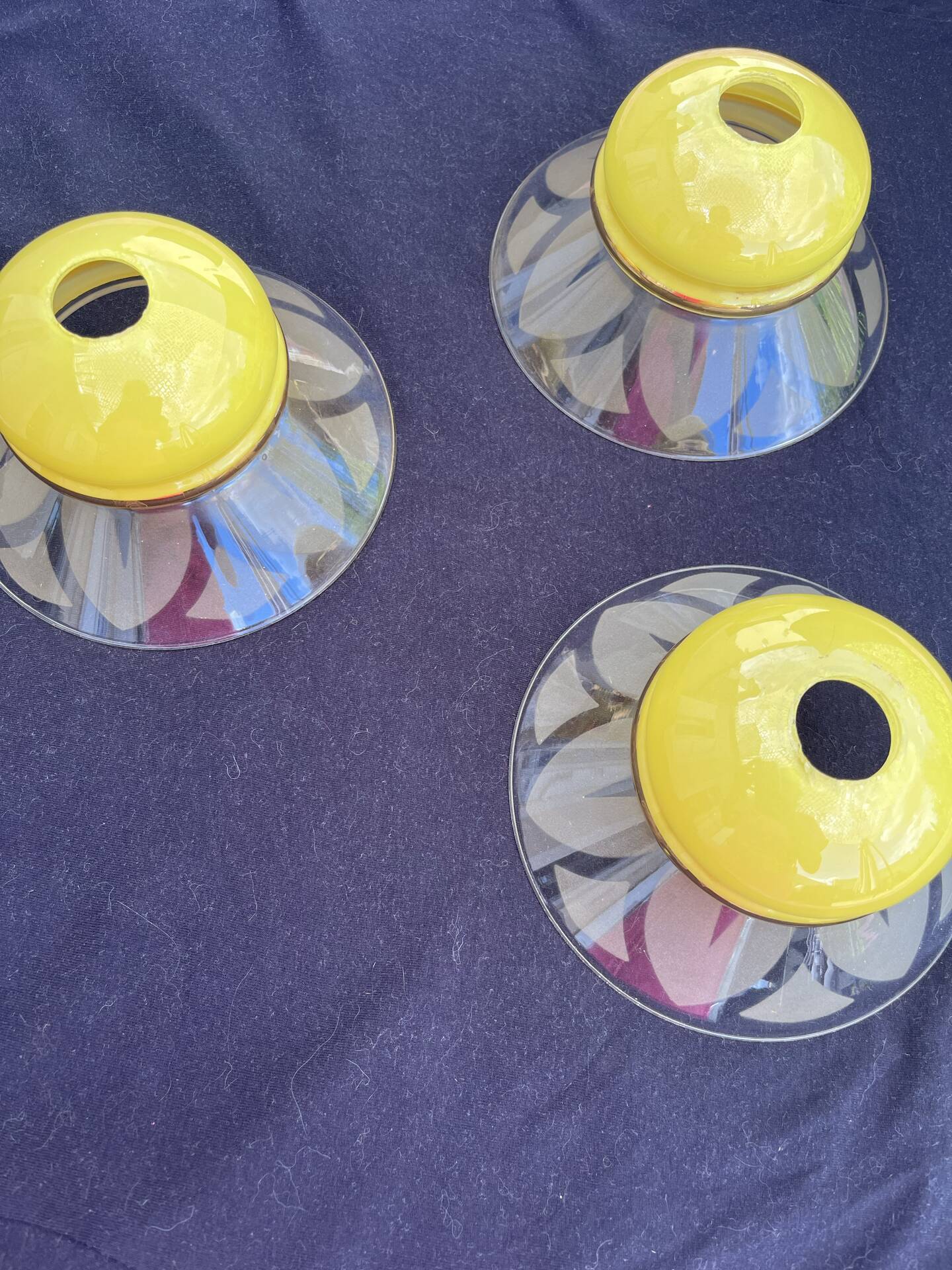 Set of 3 frosted glass and yellow opaline tulips — Vintage 1970