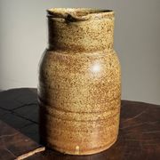 Grande carafe en grès mouchetée pas de marque au dessous H21