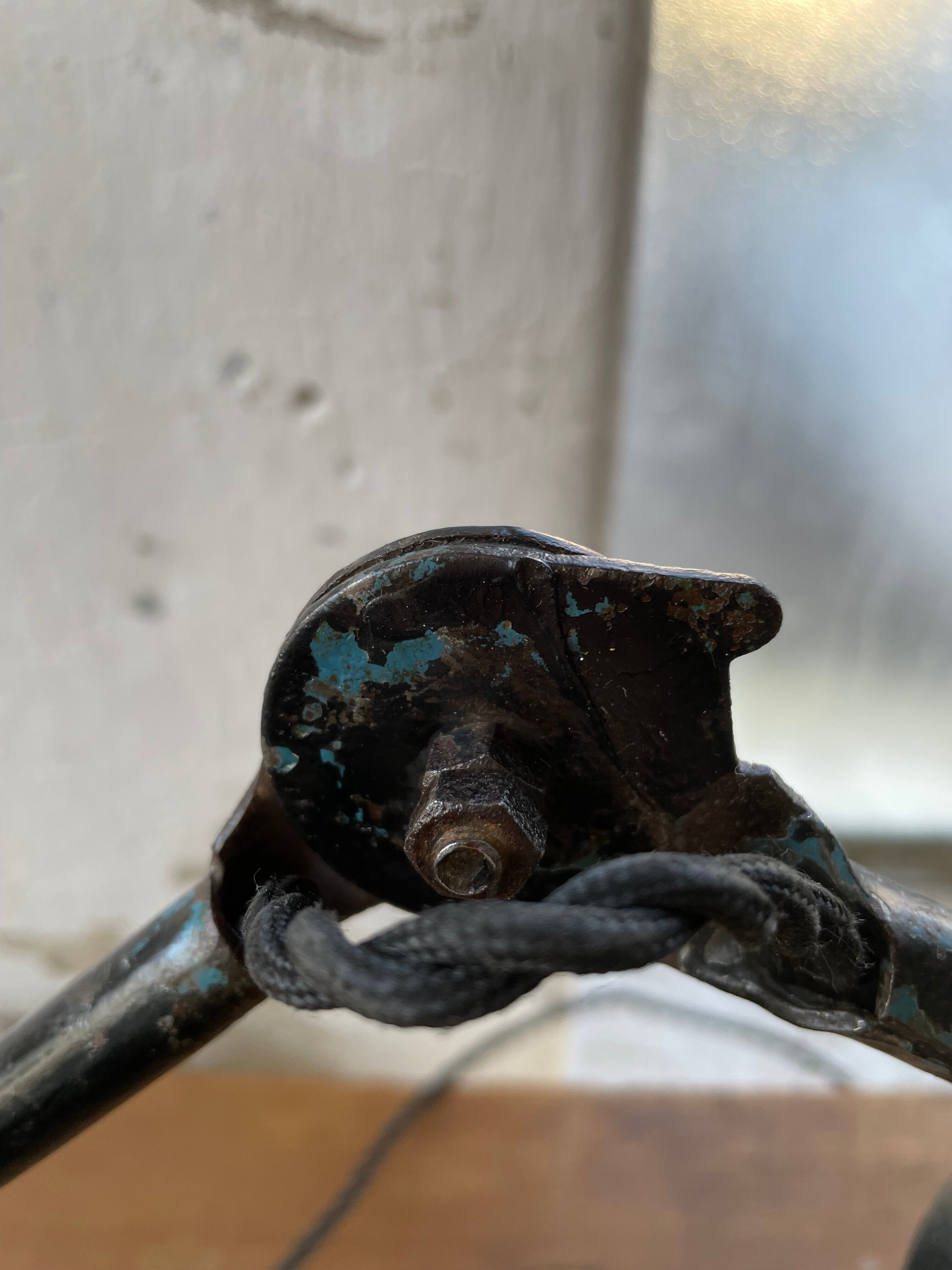 Articulated workshop lamp ravel ball joints