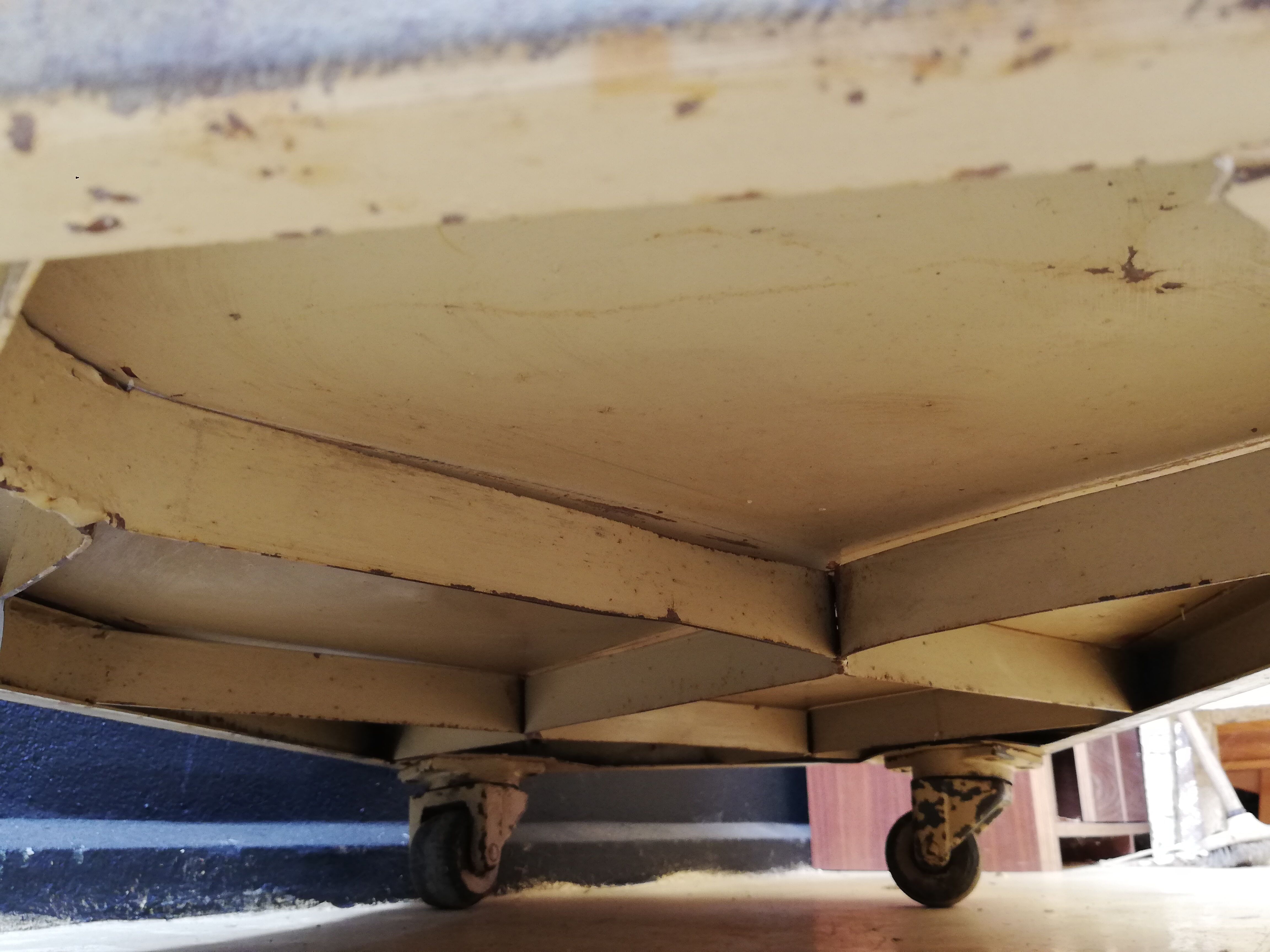 Industrial trolley, roulette shelf