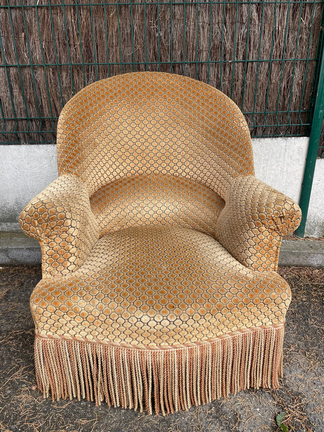 Piary of vintage toad armchairs