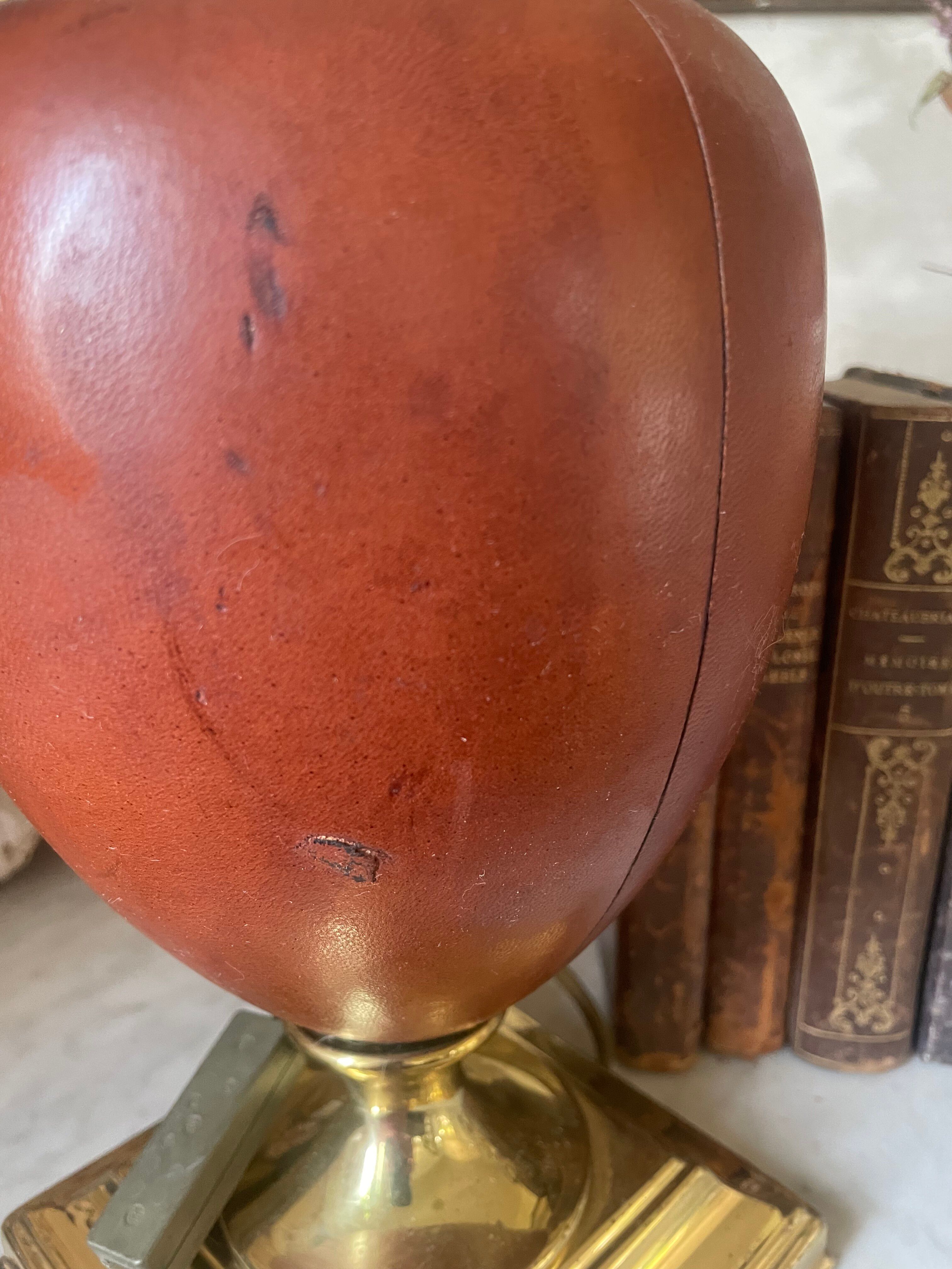 Lampe Le Dauphin vintage, cuir et métal doré