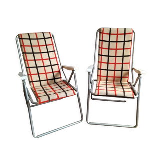 Set of two vintage folding chairs