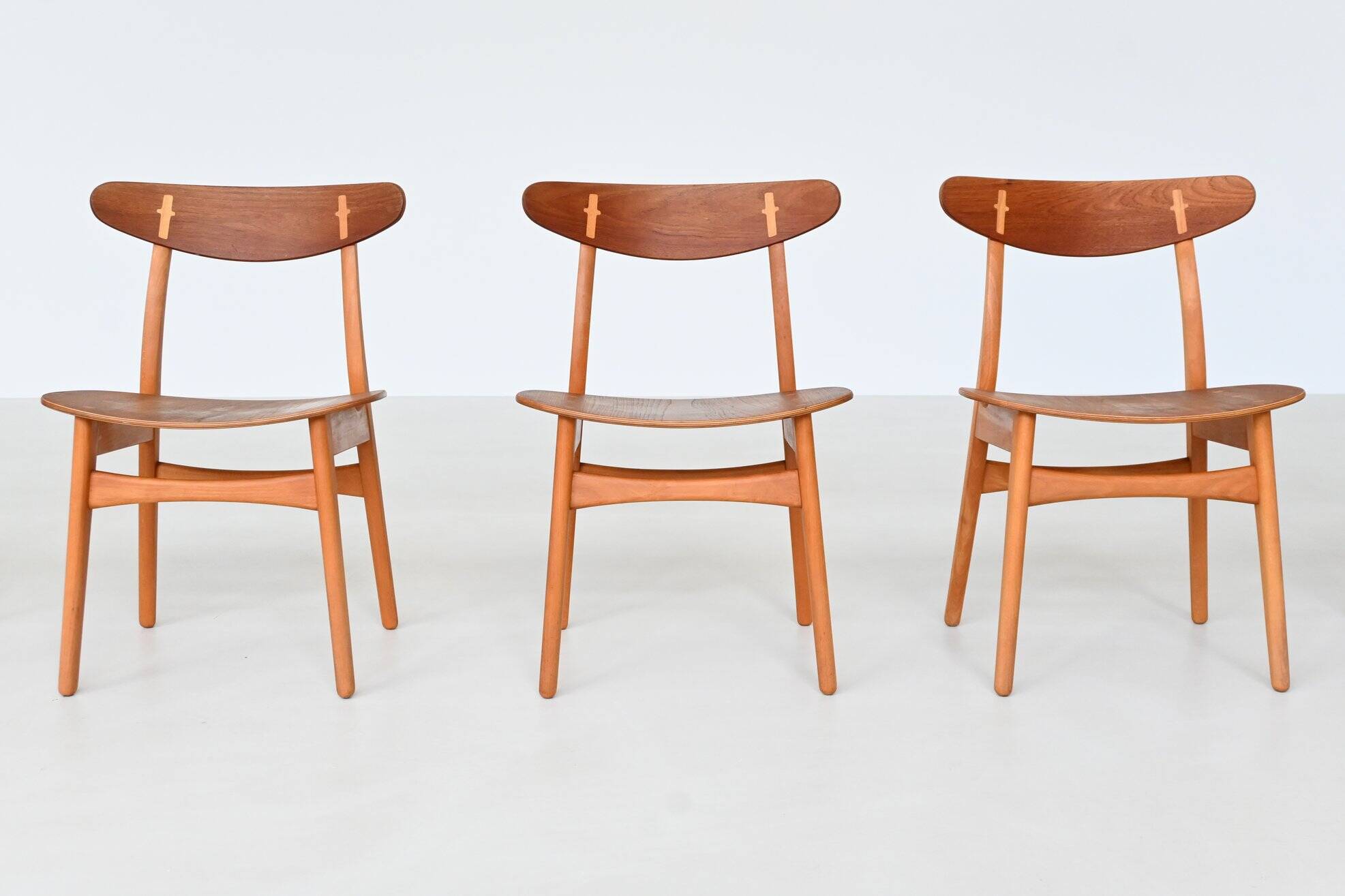 Chaises de salle à manger Hans Wegner Sawbuck CH30 Carl Hansen & Son Danemark 1952