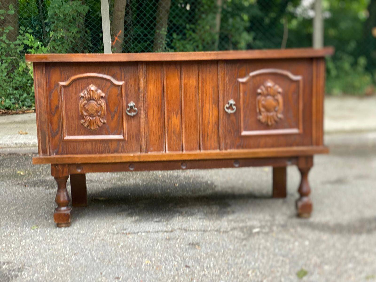 Basque Spanish wooden display cabinet buffet with 2 glass panels