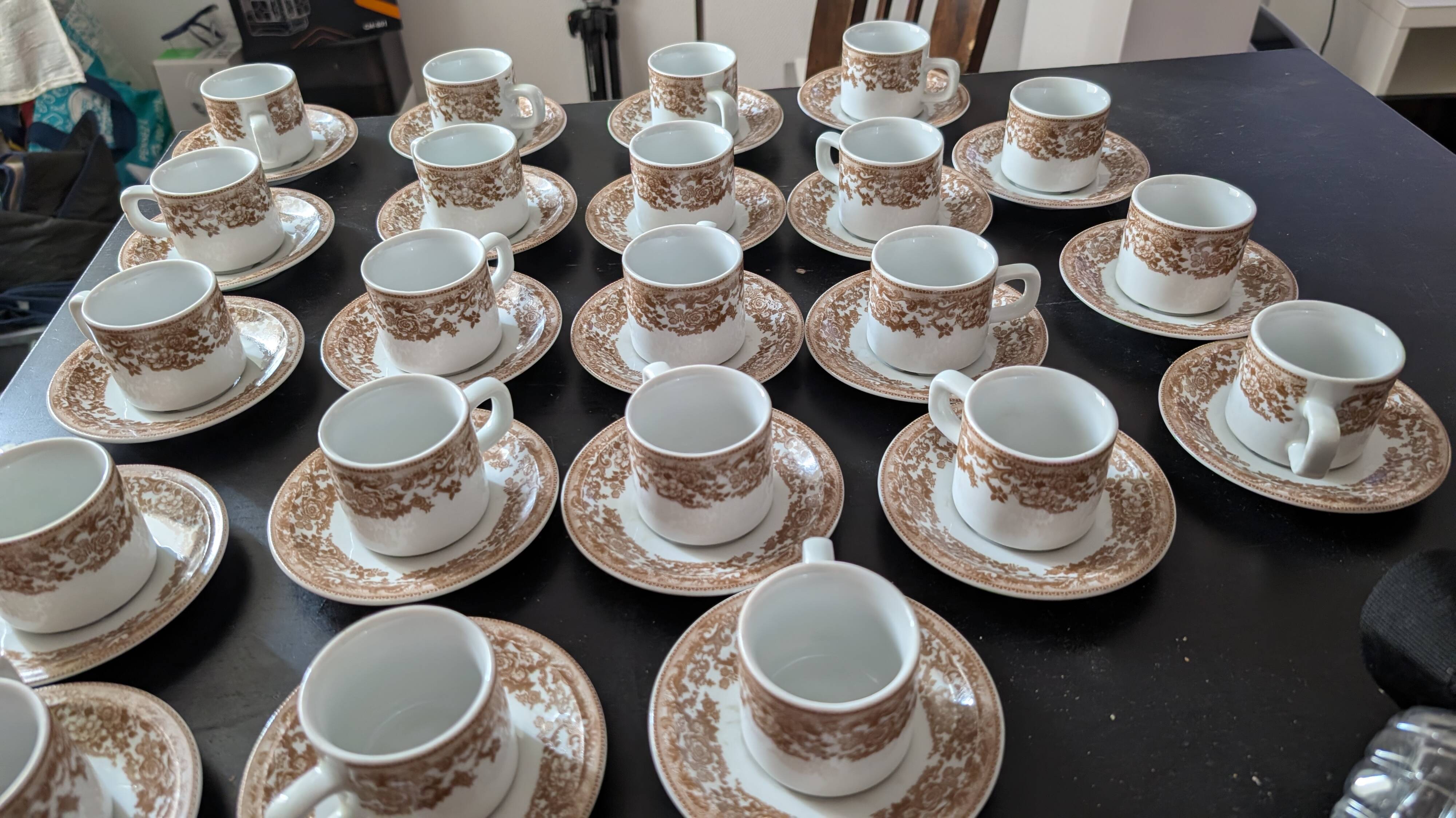 22 cups and saucers Bareuther Waldsassen distributed by Chomette Favor.