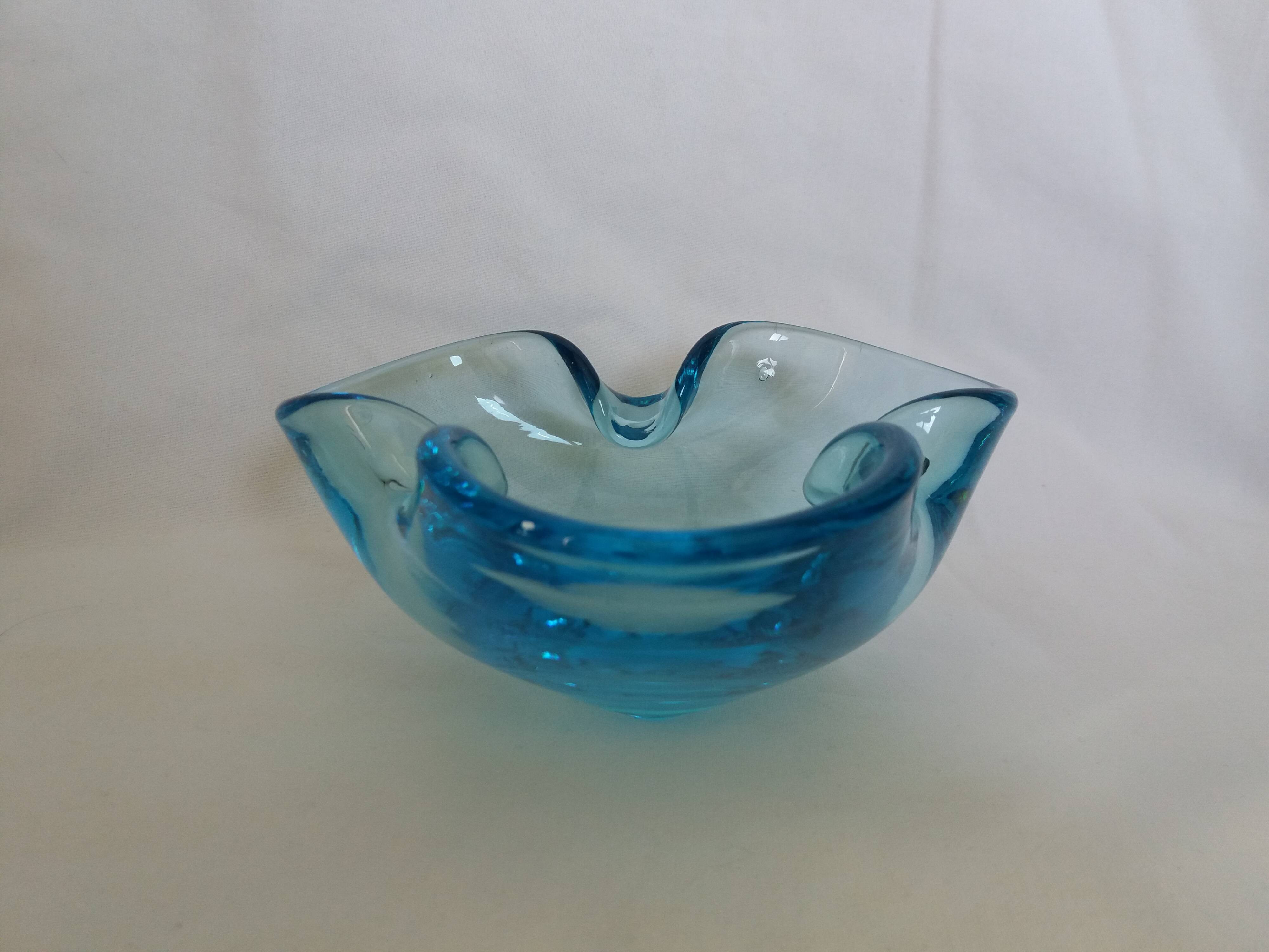 Murano turquoise blue glass trilobed empty pocket ashtray