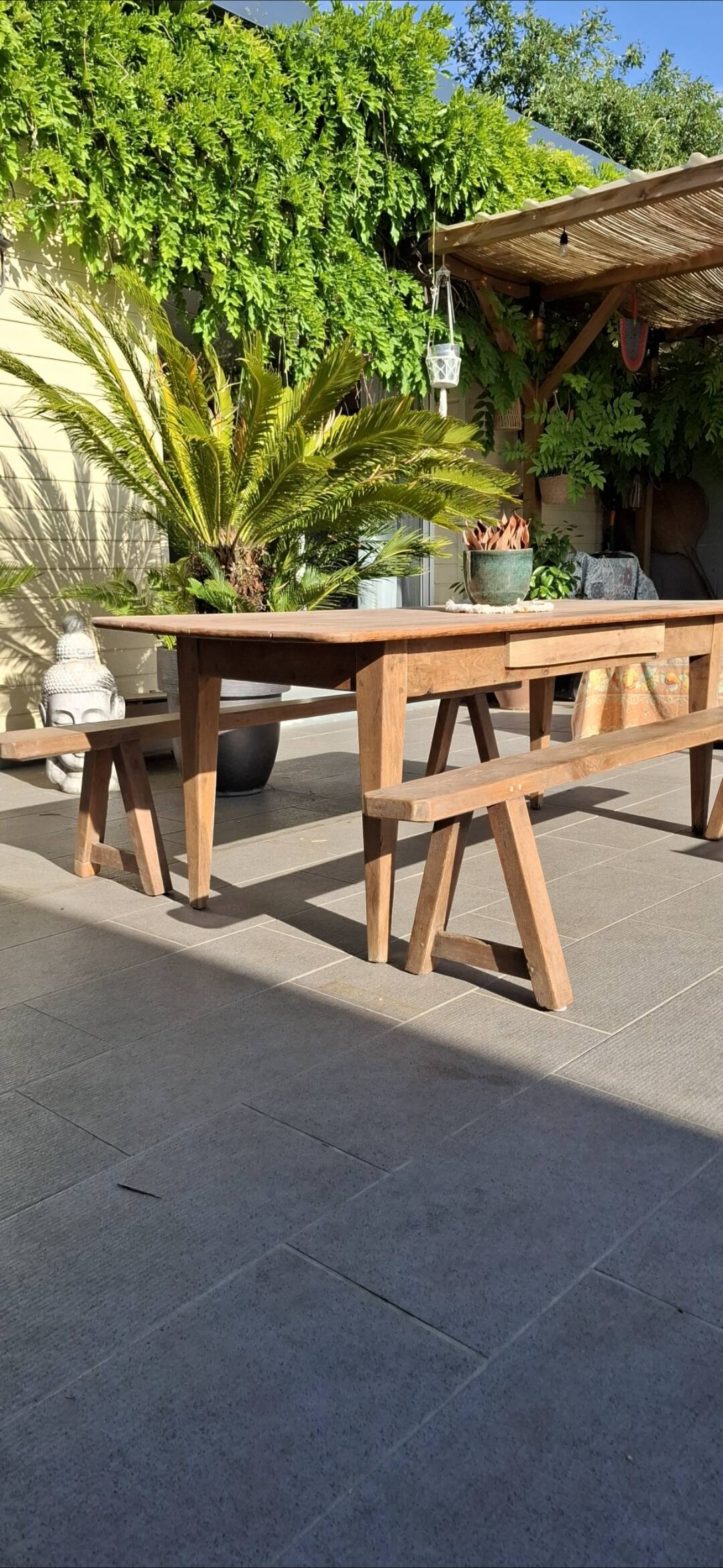 Farmhouse table with its 2 renovated benches