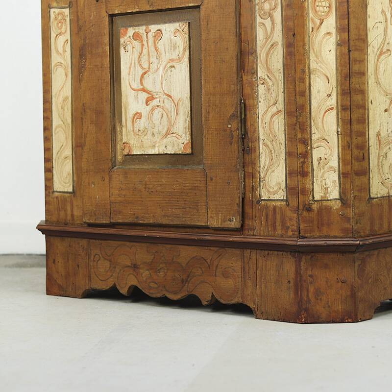 Garde-robe de mariée en art populaire peint 1806