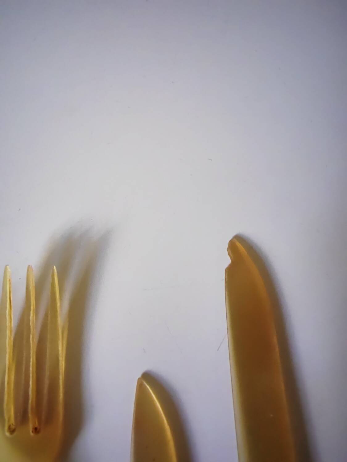 Fruit cutlery in blond and brown horn