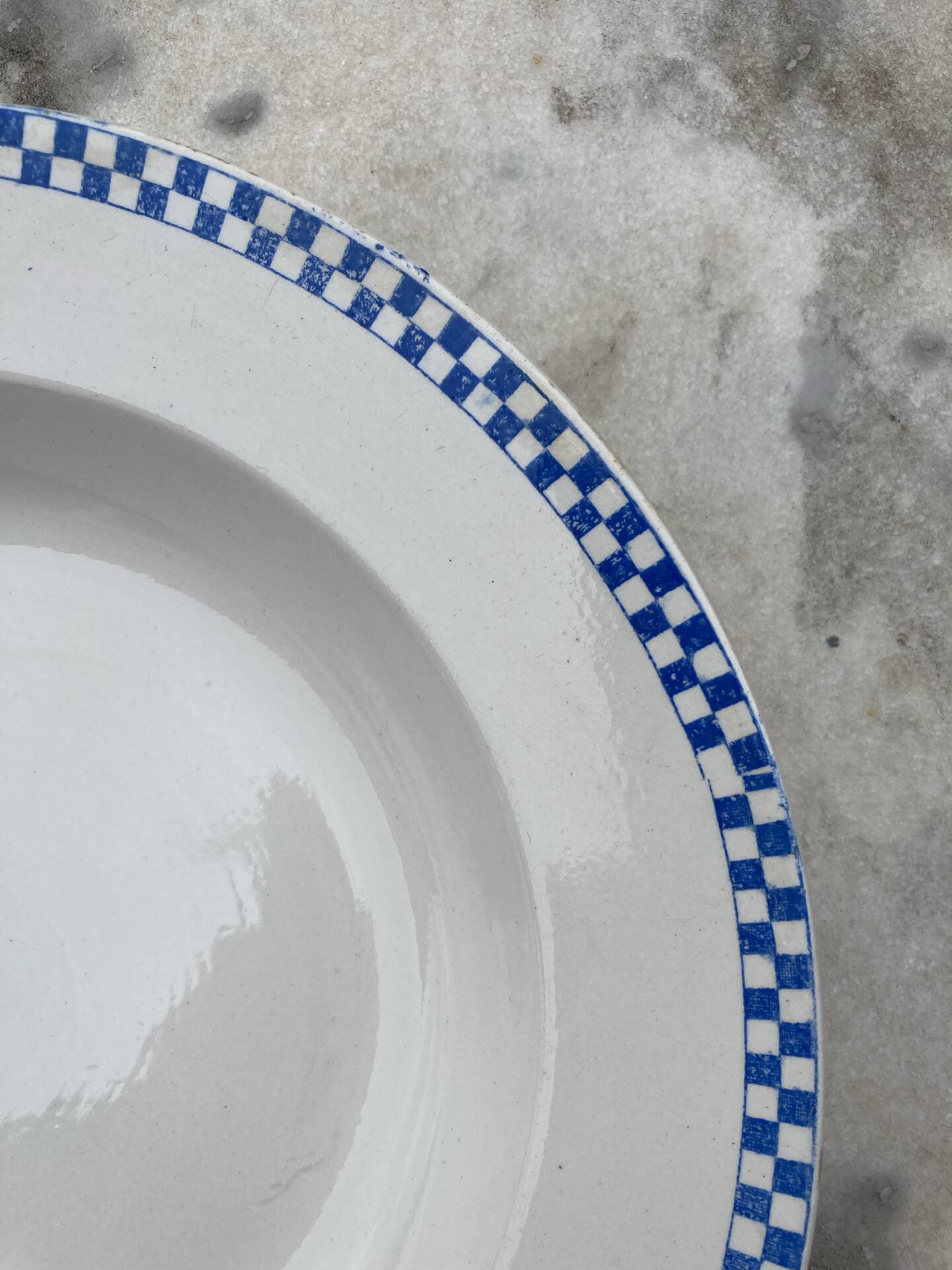 Opaque blue checkered plates Sarreguemines