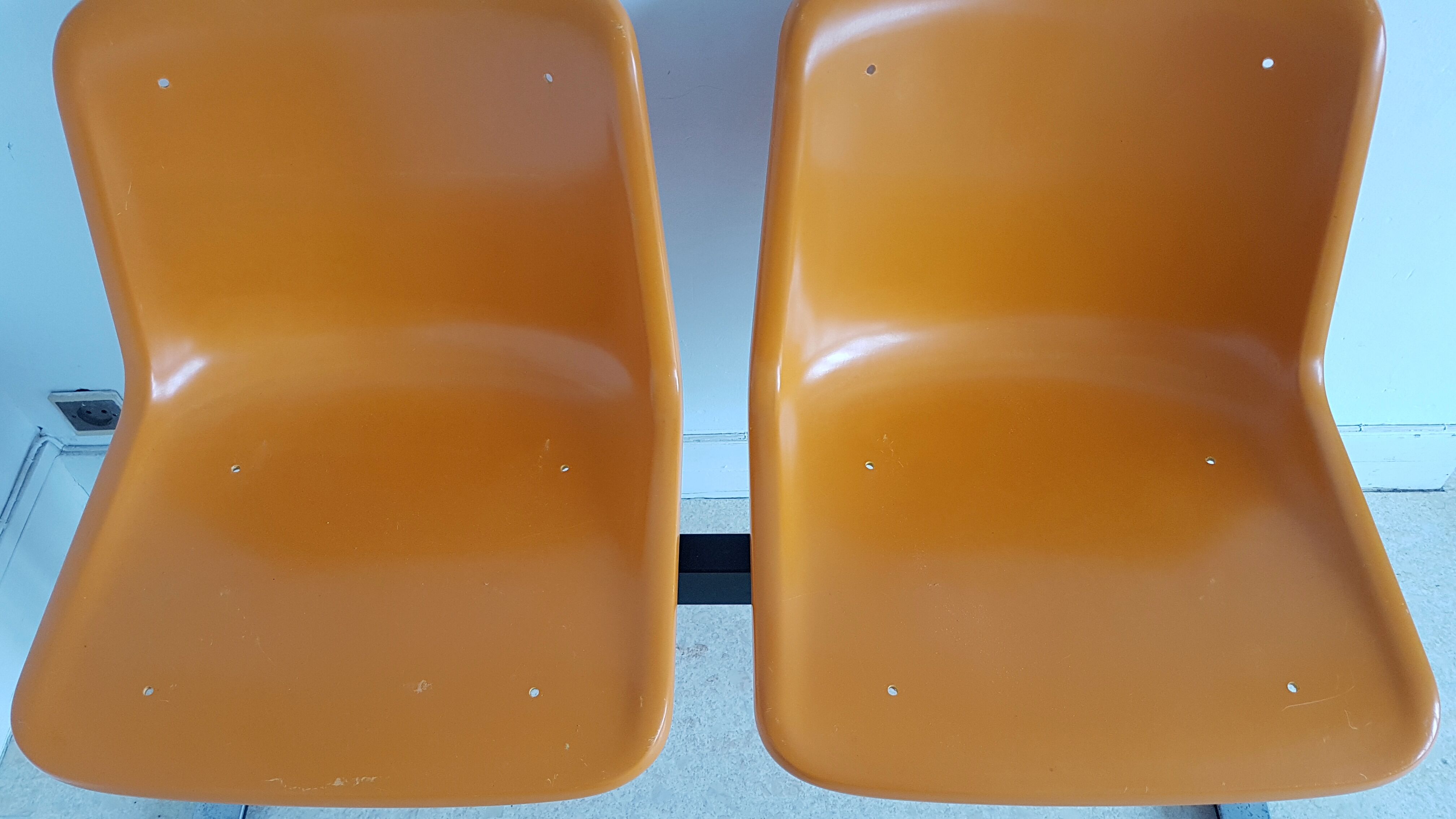 Banc d'attente en fibre de verre par Georg Leowald pour Wilkhahn