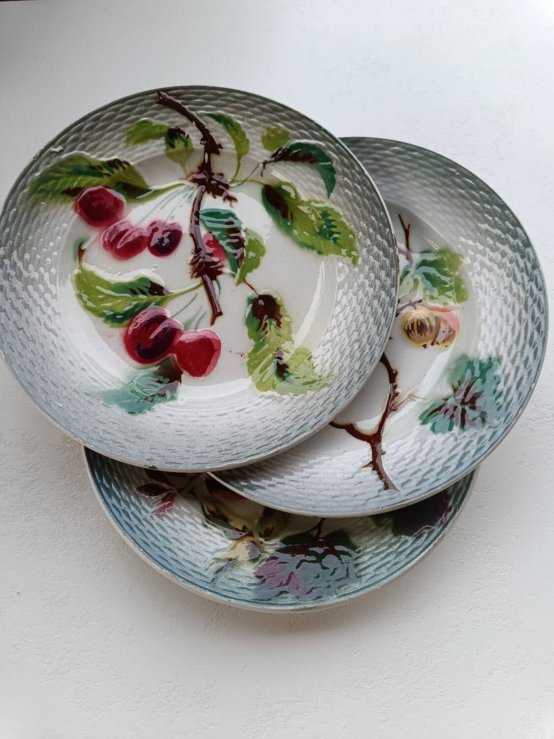 Barbotine dessert plates