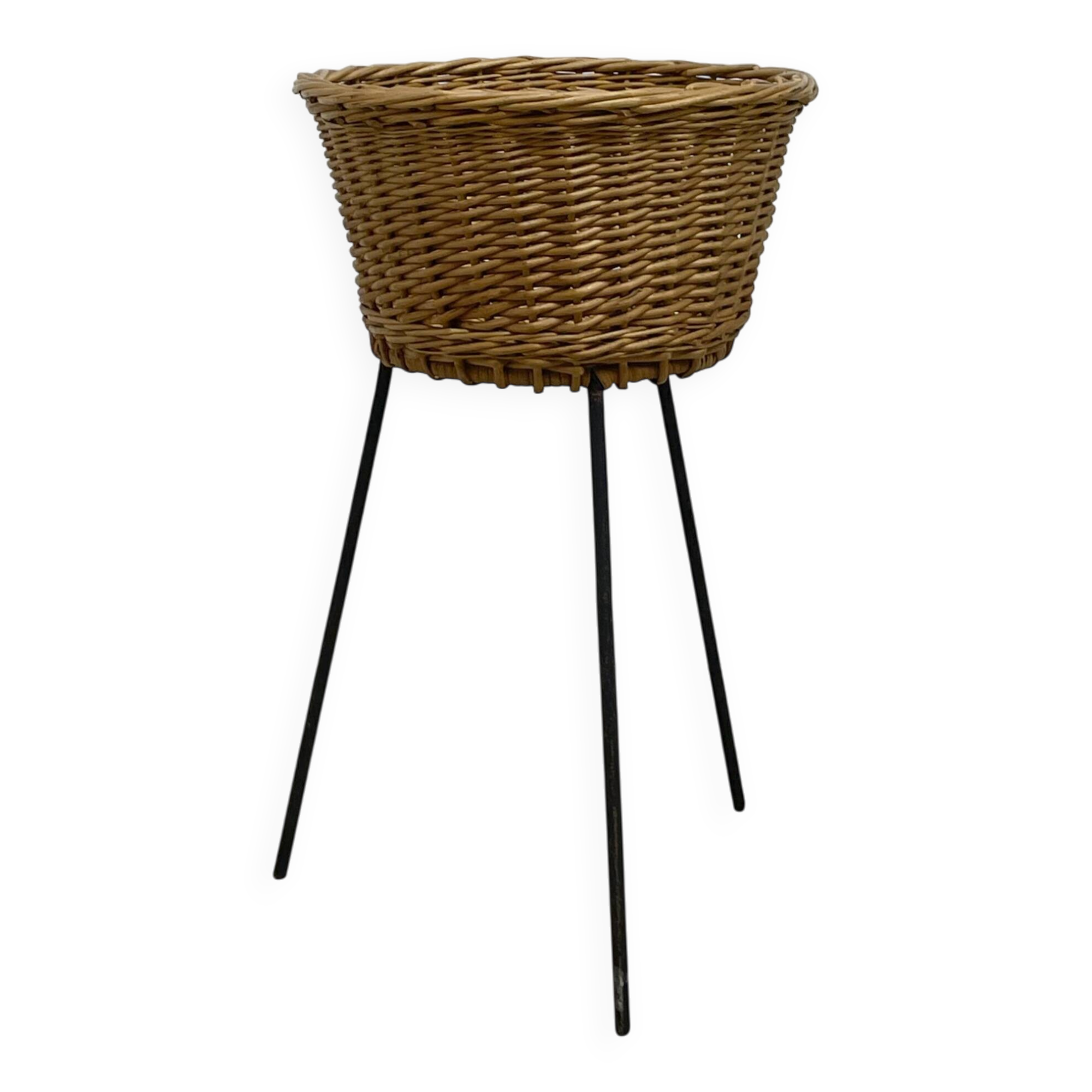 Small basket from the 1950s-1960s.