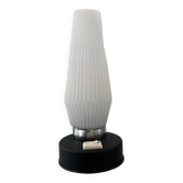 Lampe vintage en métal et opaline