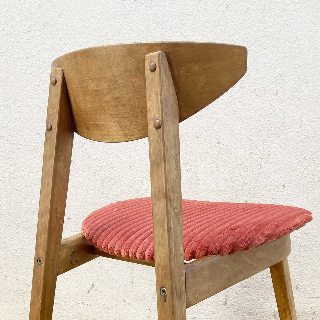 Fontania chair by Baumann – coral corduroy & bent beech