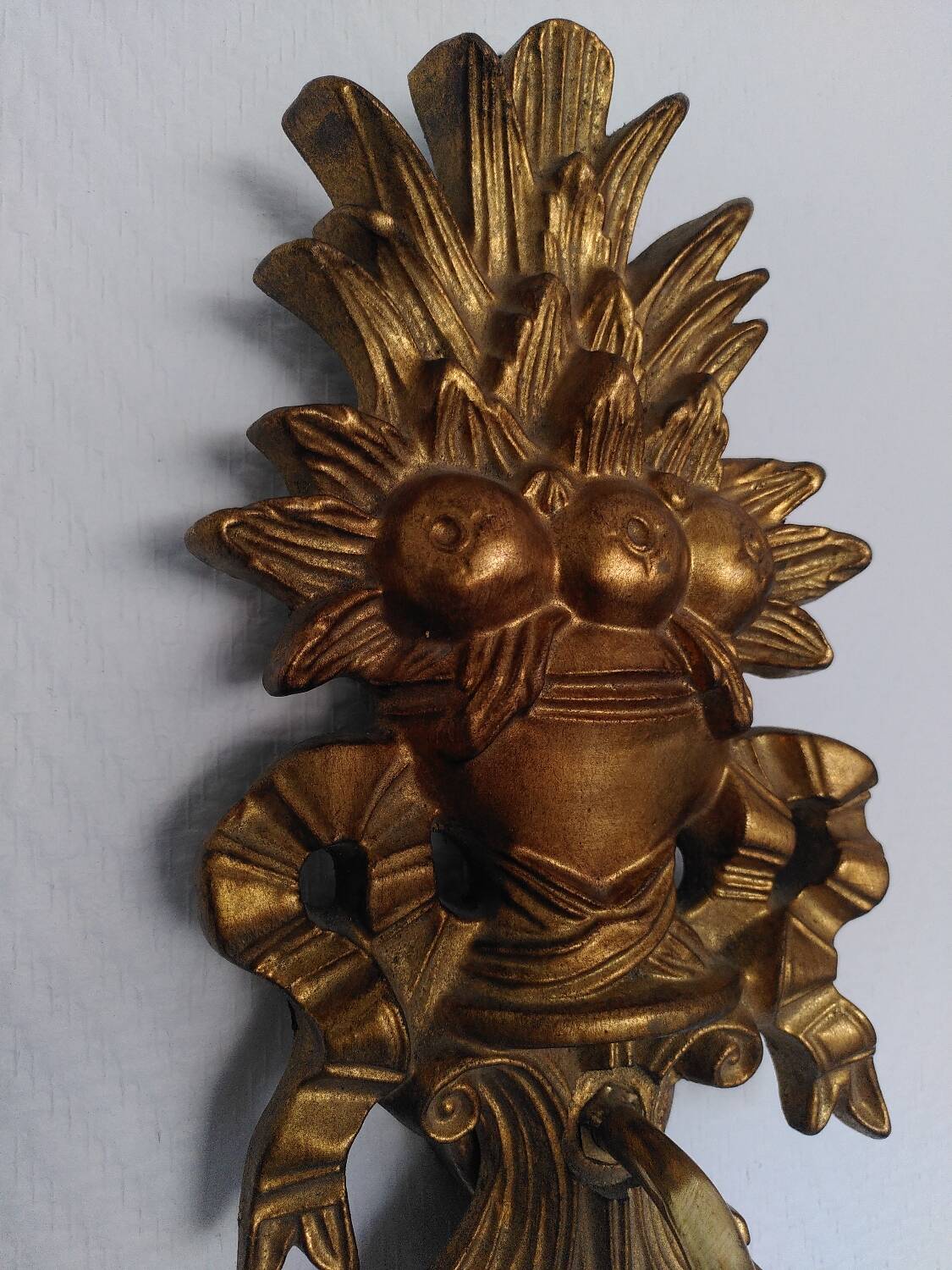 Paire d'appliques en bois doré sculpté, Italie