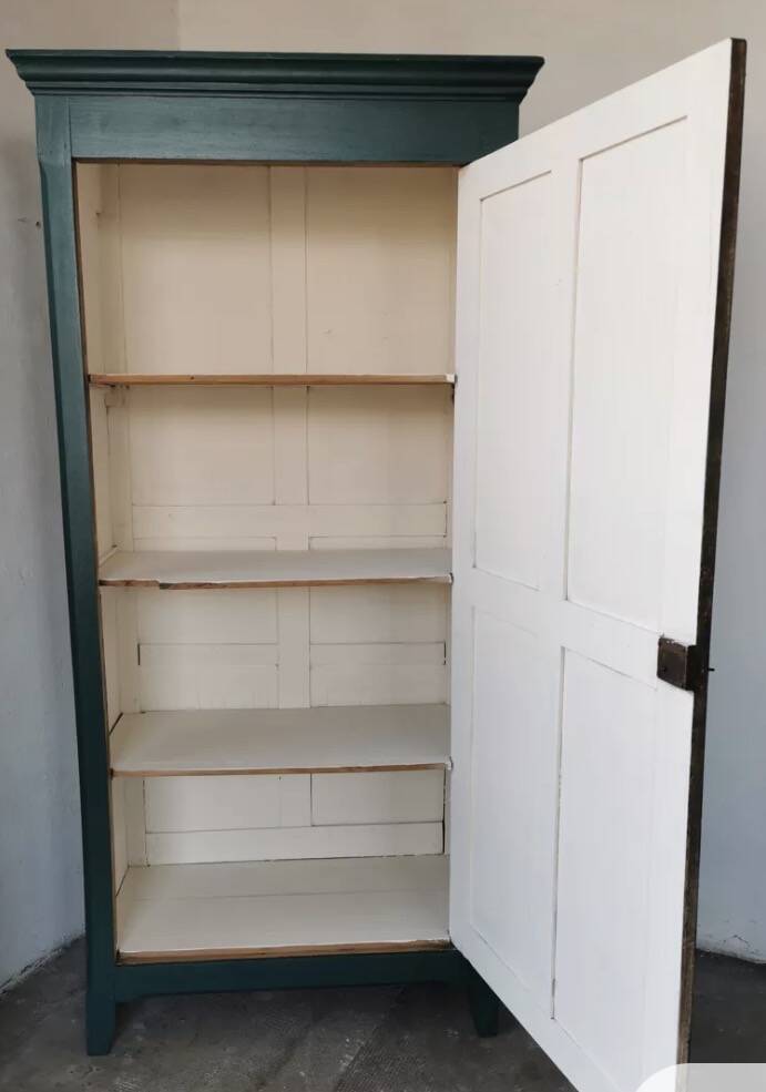 Wardrobe, Parisian bonnetière in fir, green in colour.