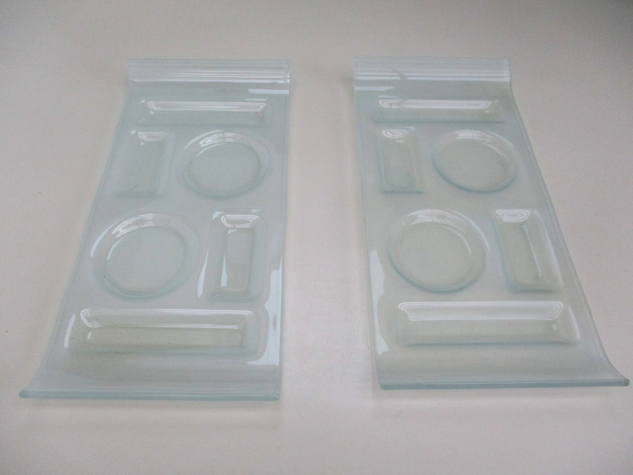 Glass presentation dishes