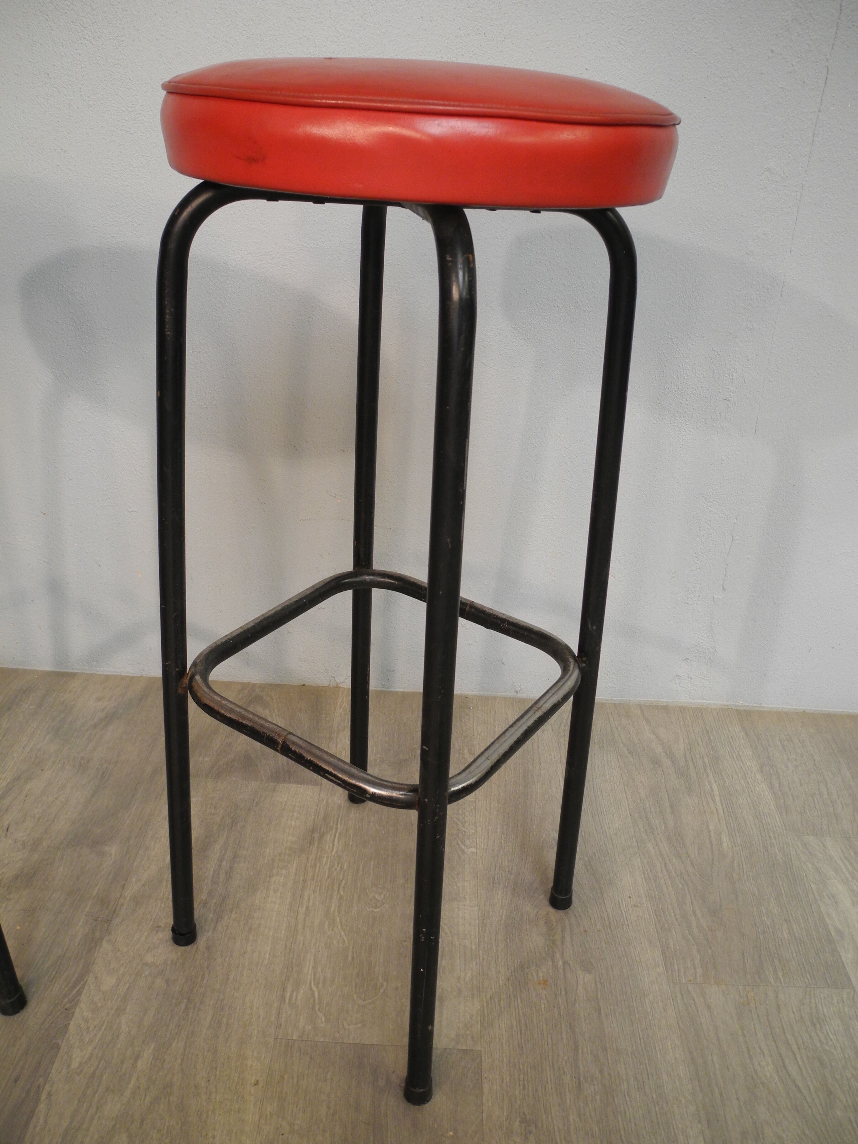 Lot of 2 red stools 50/60