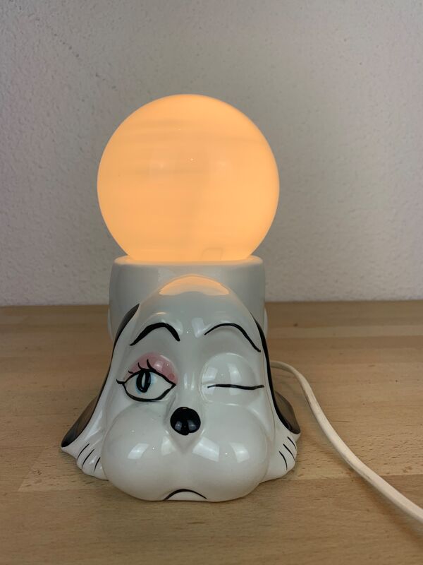 Lampe chien en céramique et globe opaline