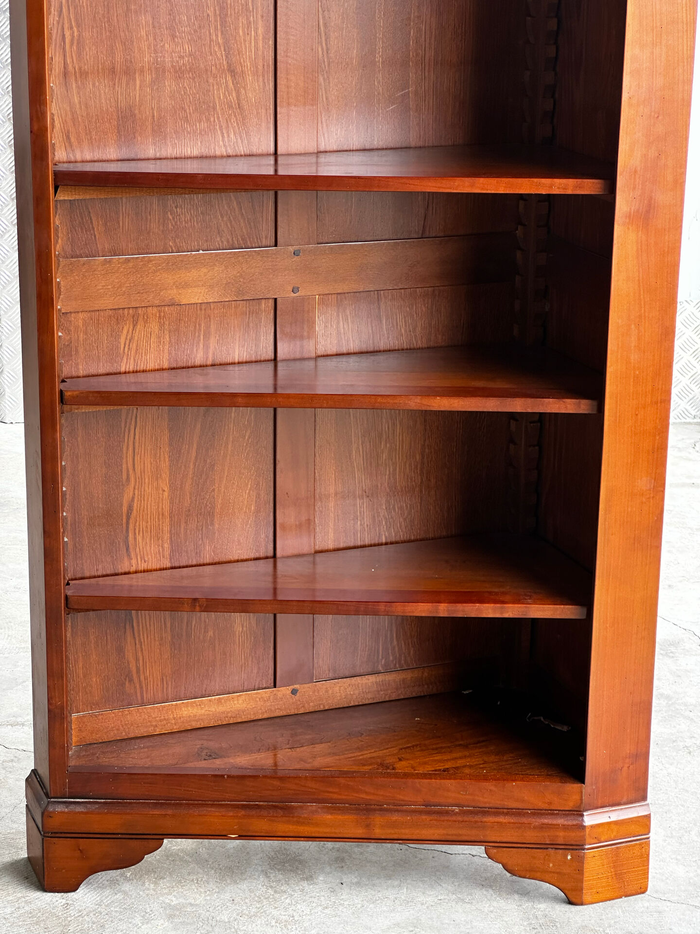 Corner library in solid cherry wood - 20th century