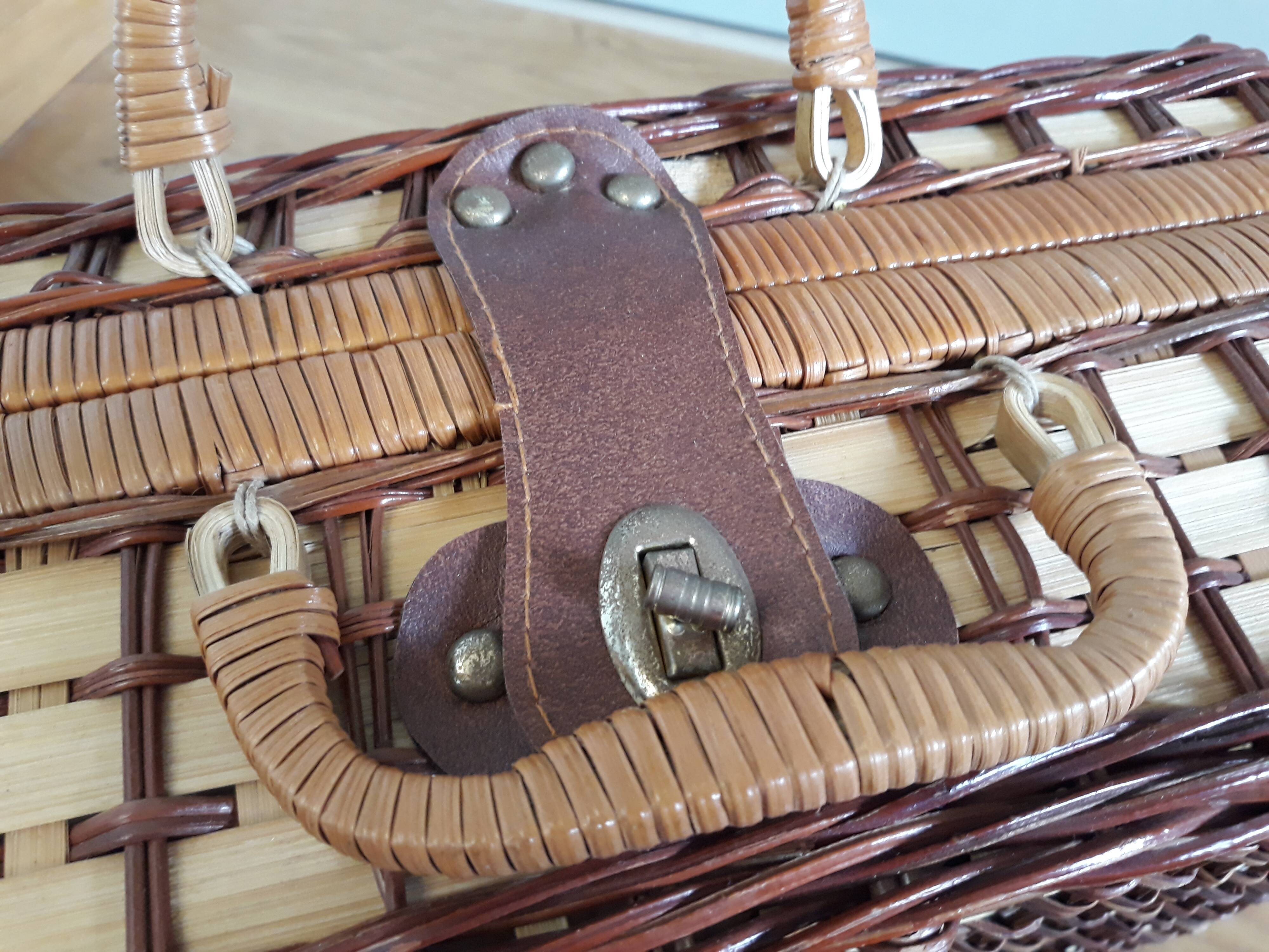 Wicker rattan suitcase