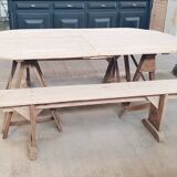 Table ancienne sur tréteaux