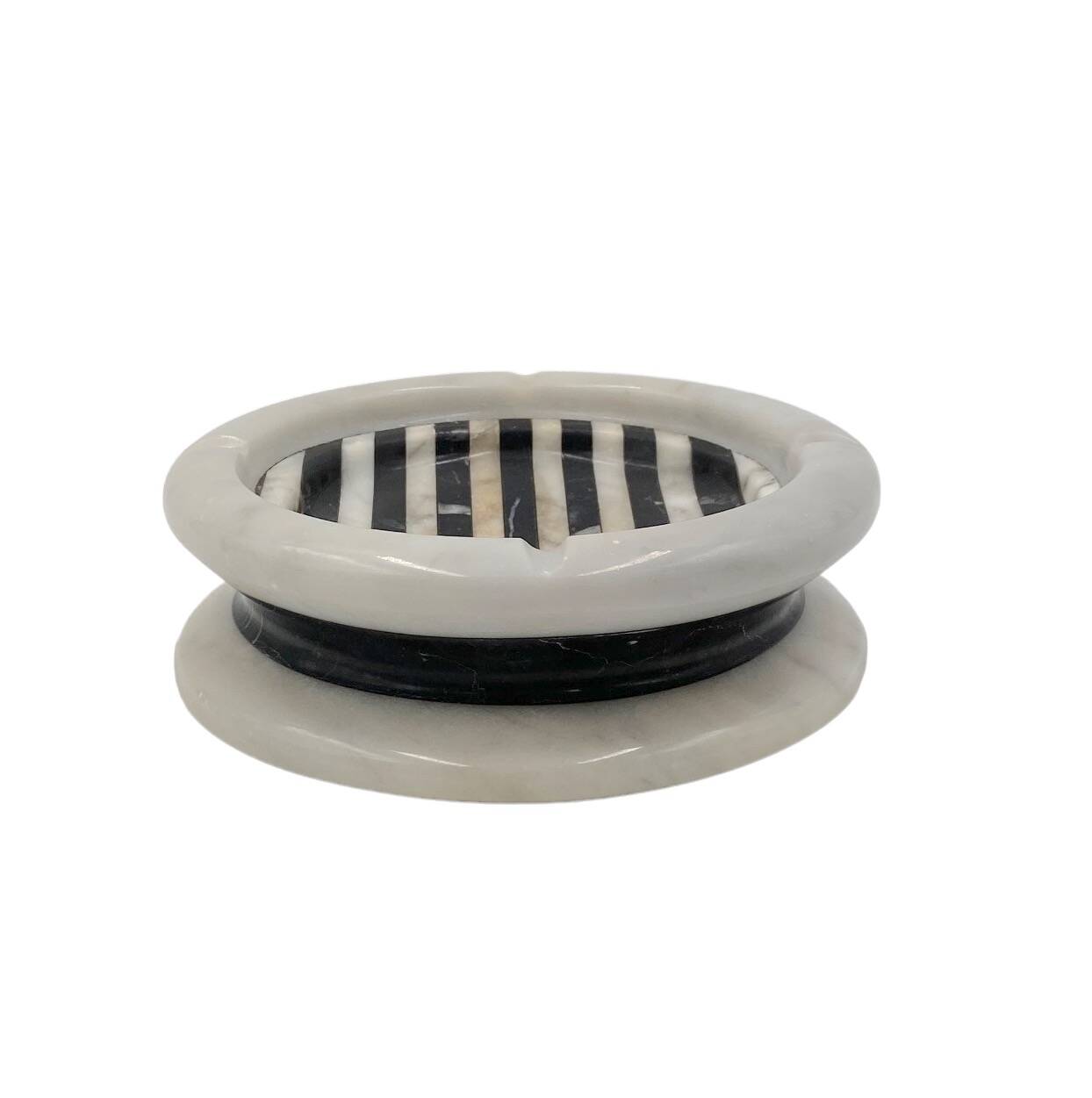 Black and white marble inlays ashtray, Casigliani Italy, 1970s