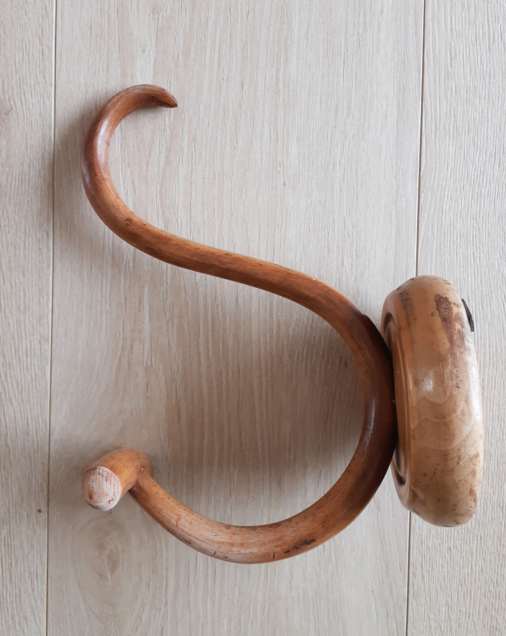 Hook, curved wooden coat rack