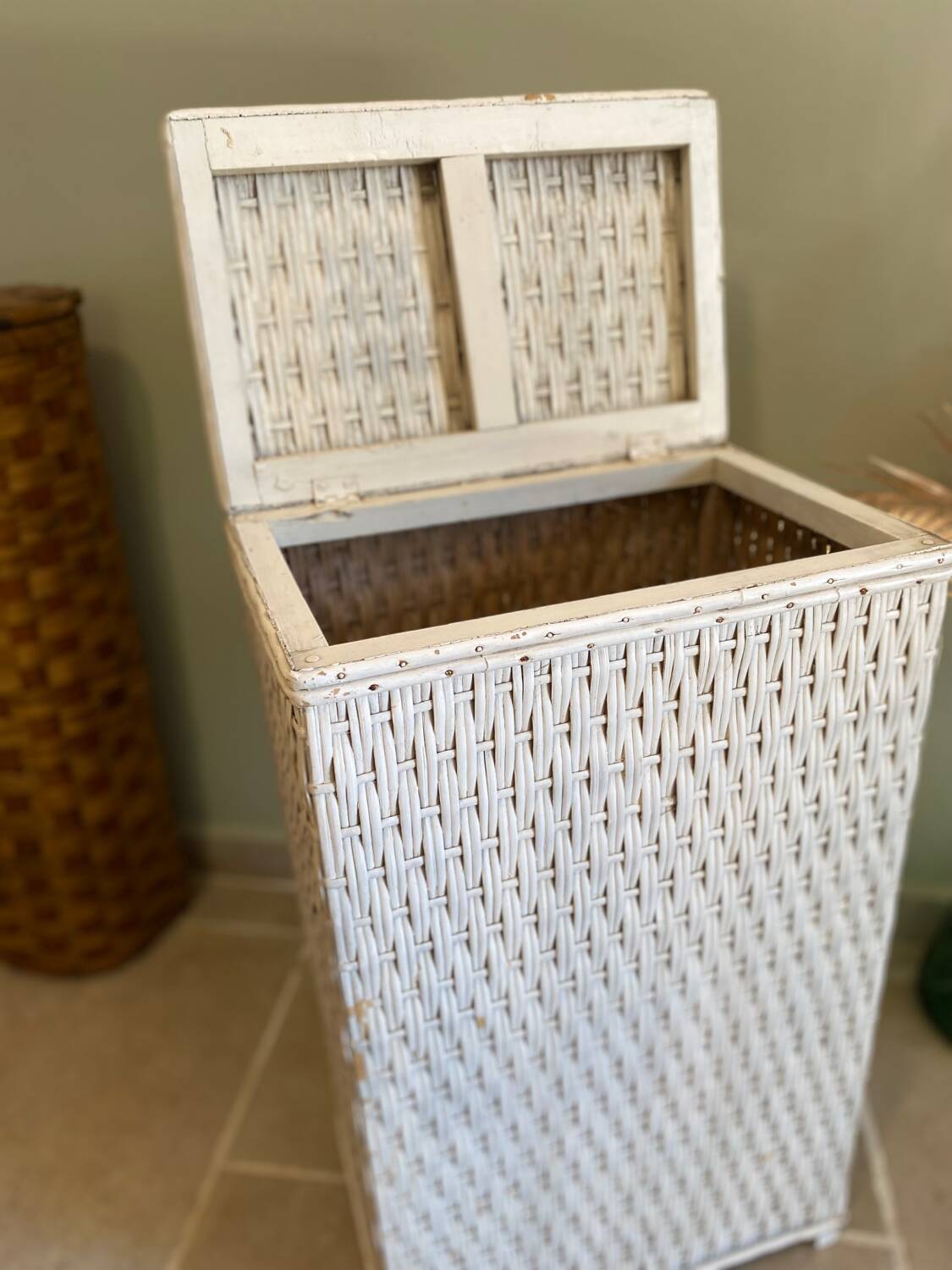 Woven rattan basket