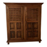 Wardrobe with confessional door