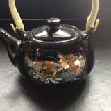 Teapot and cups