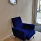 Fauteuil en velours bleu vintage