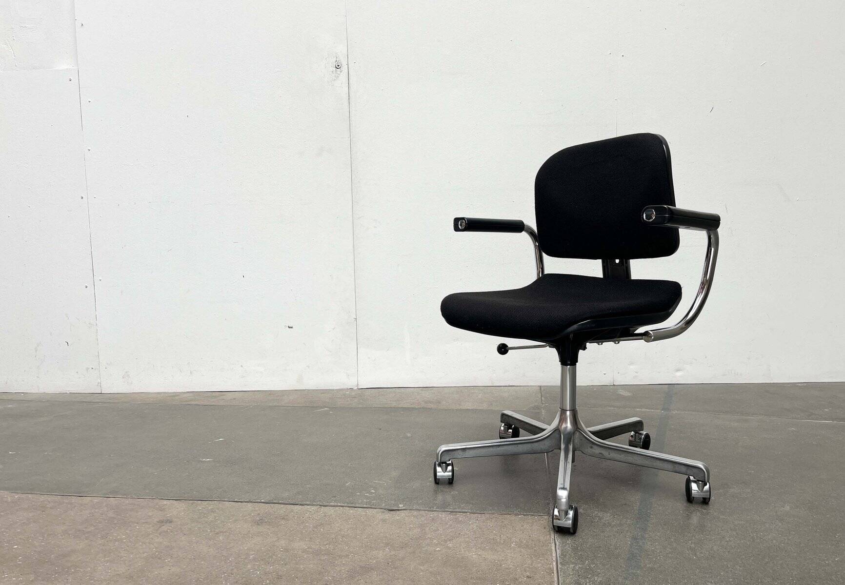 Vintage swivel office chair German model Eurochair 5600 by Fritz Makiol for Girsberger, 1970s.