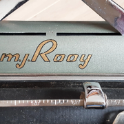 Machine à écrire fonctionnelle " MJ Rooy "
